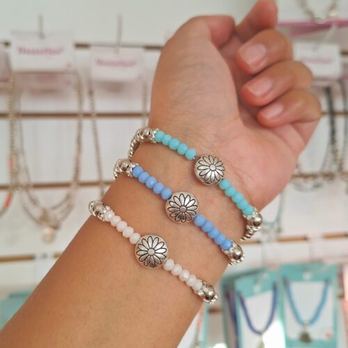 PULSERA MARGARITA CELESTE🌼