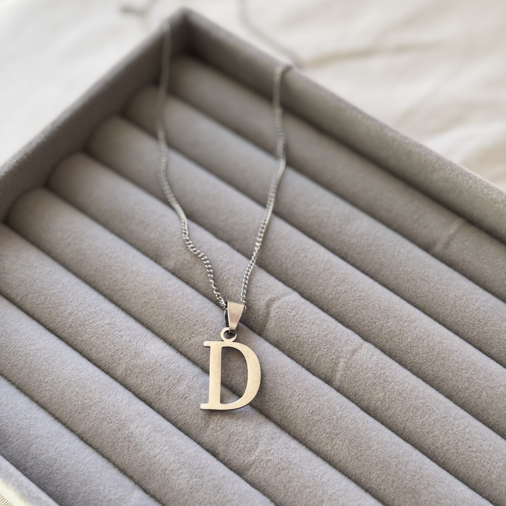 COLLAR INICIAL "D"
