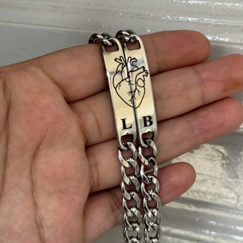 PAR DE PULSERAS PARA COMPARTIR - DIBUJO E INICIALES