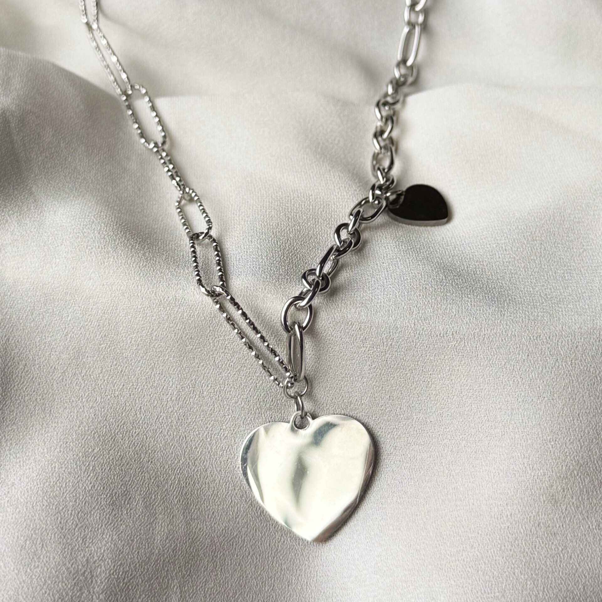COLLAR HEART