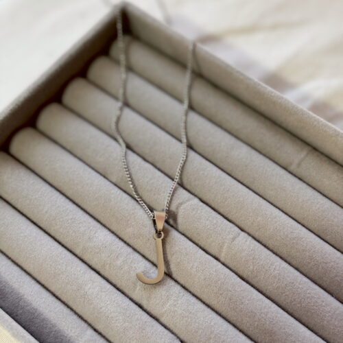 COLLAR INICIAL "J"