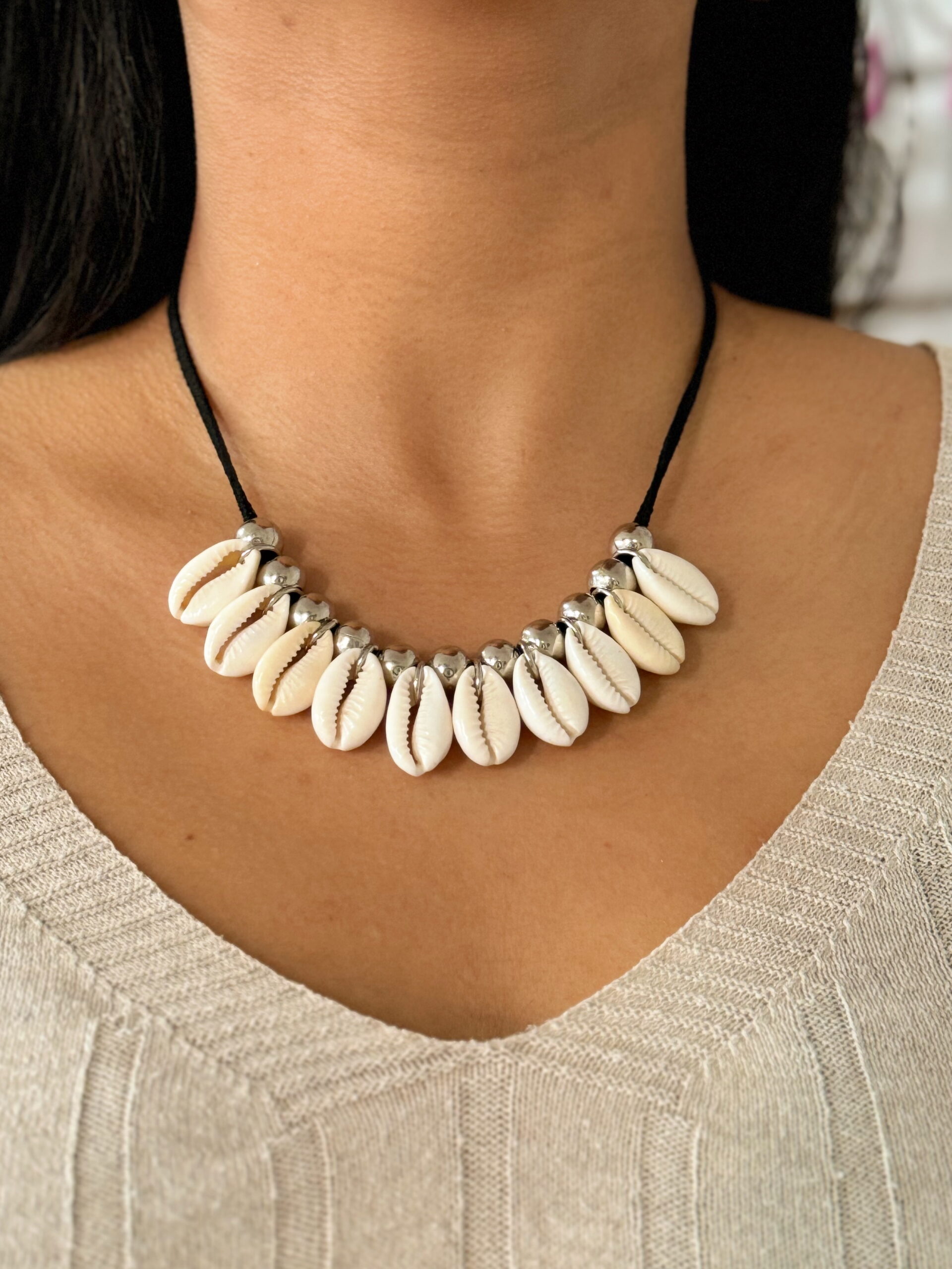 COLLAR BALI - cordon negro🐚🌈