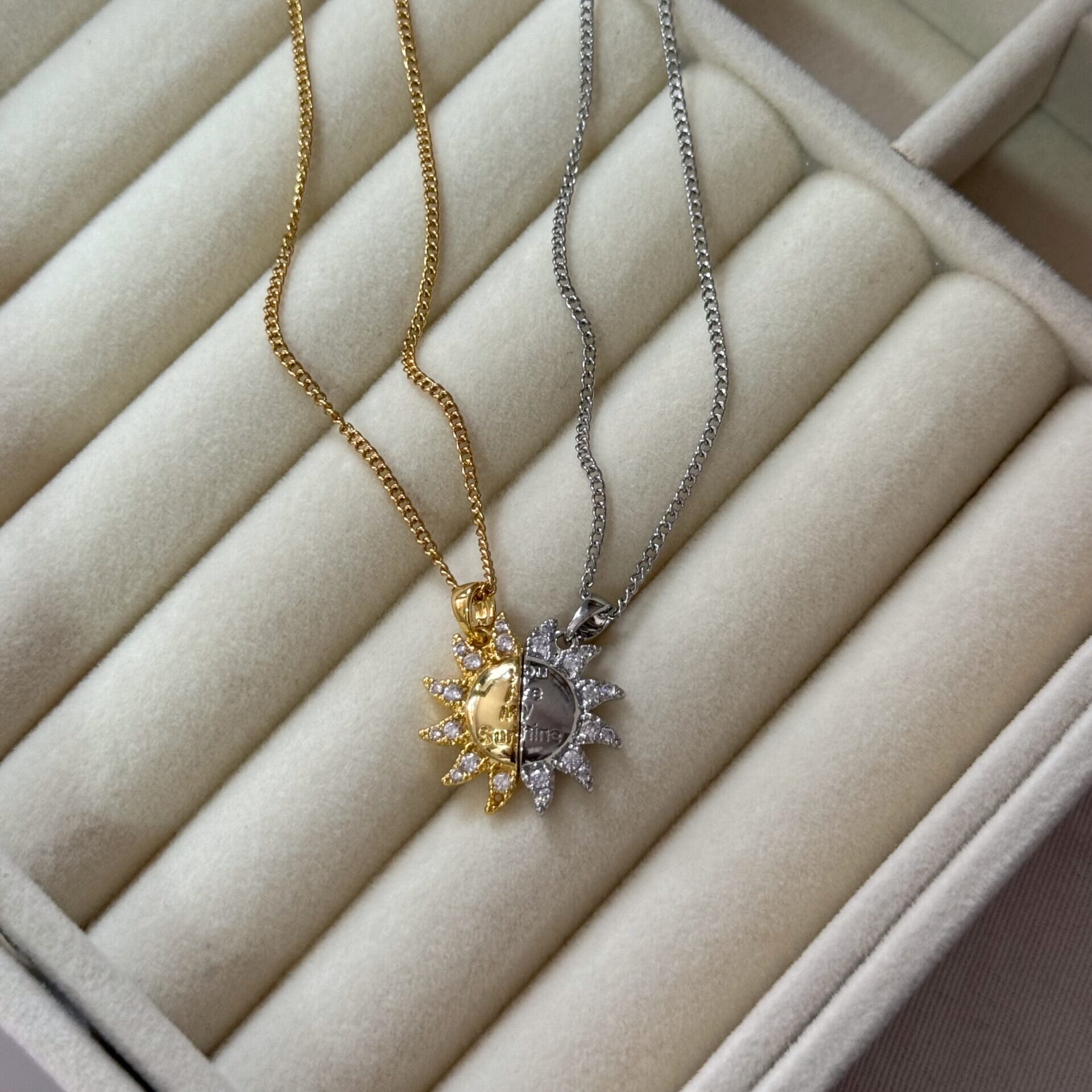 COLLAR LOVE ☀️