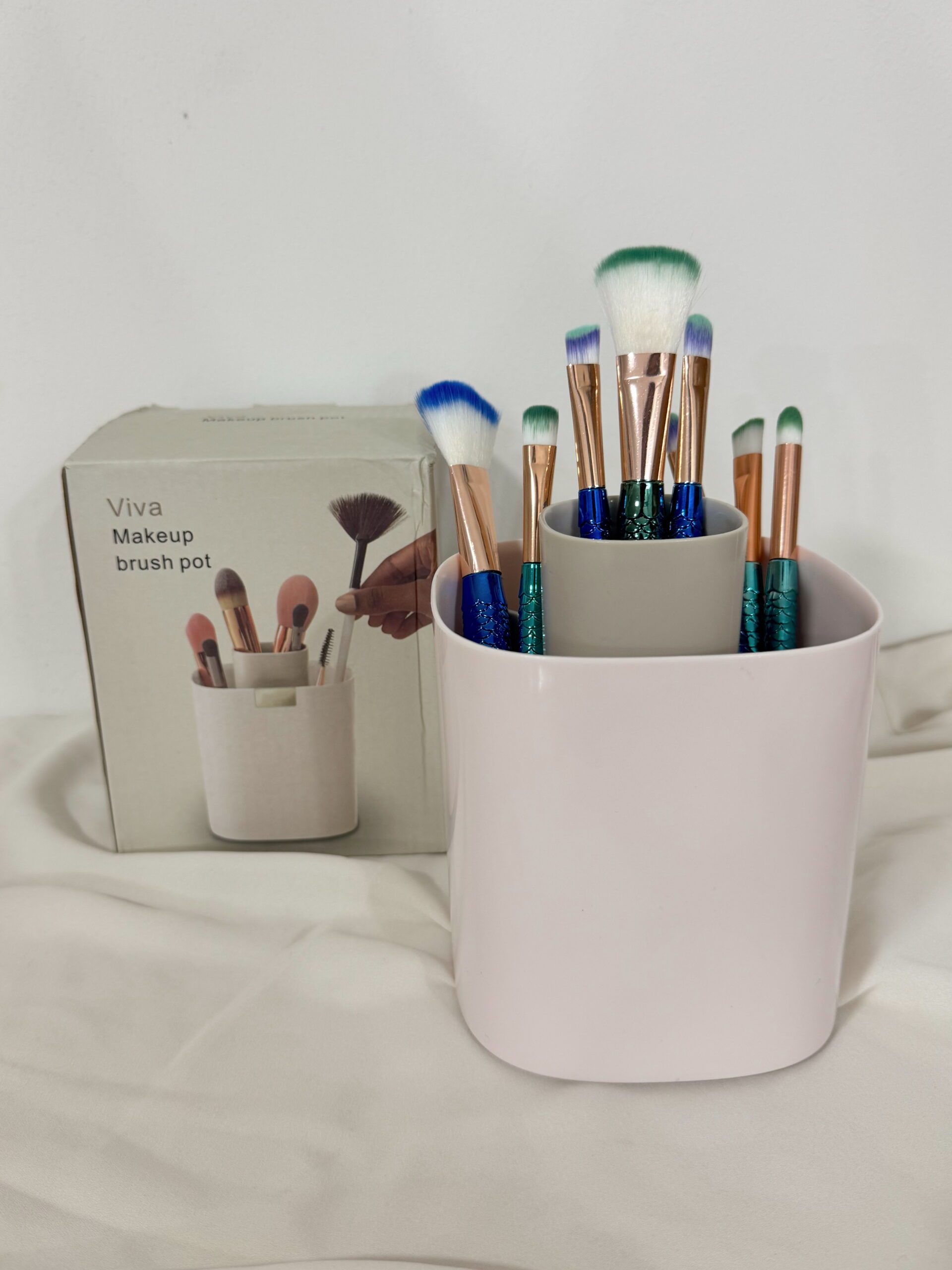 ORGANIZADOR DE MAQUILLAJE Y BROCHAS